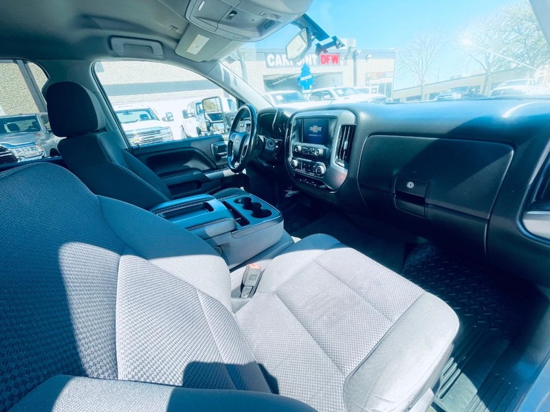 Chevrolet Silverado 1500 Vehicle Full-screen Gallery Image 25