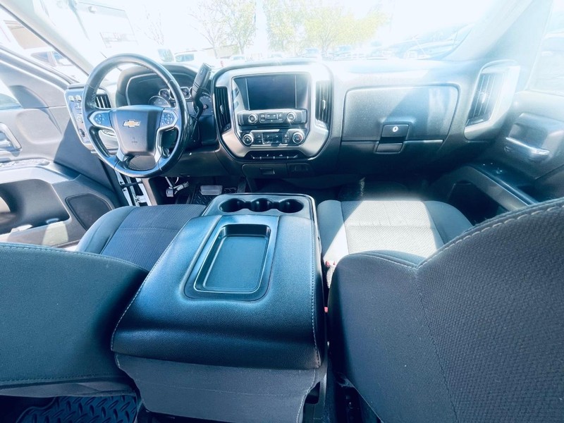 Chevrolet Silverado 1500 Vehicle Full-screen Gallery Image 26