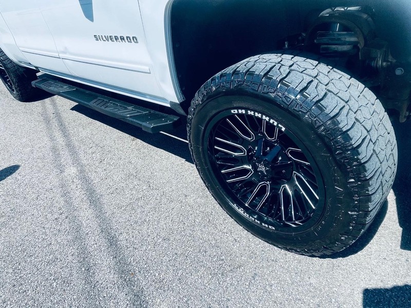 Chevrolet Silverado 1500 Vehicle Full-screen Gallery Image 27