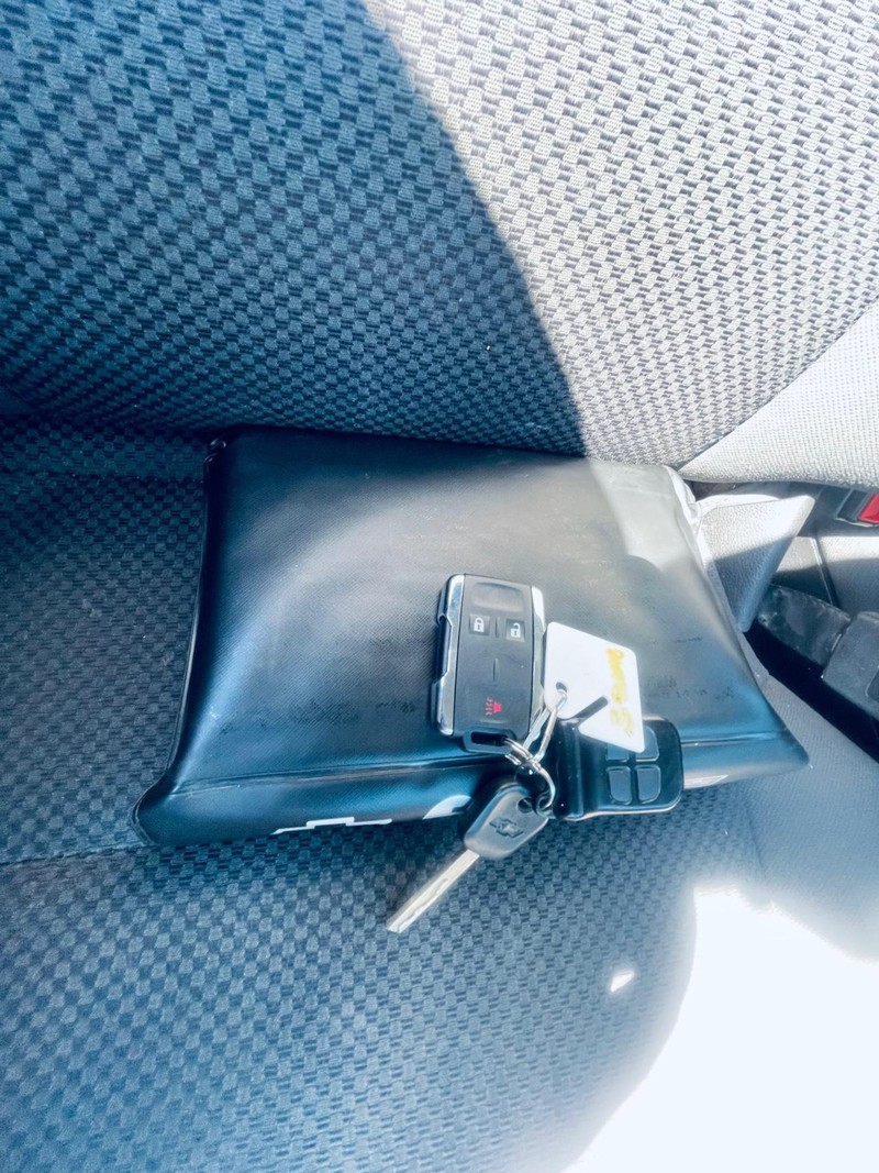 Chevrolet Silverado 1500 Vehicle Full-screen Gallery Image 28