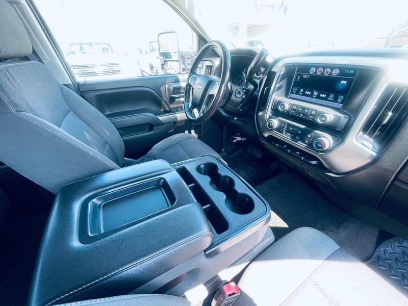 Chevrolet Silverado 1500 Vehicle Full-screen Gallery Image 29