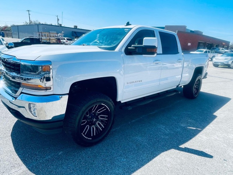 Chevrolet Silverado 1500 Vehicle Full-screen Gallery Image 30