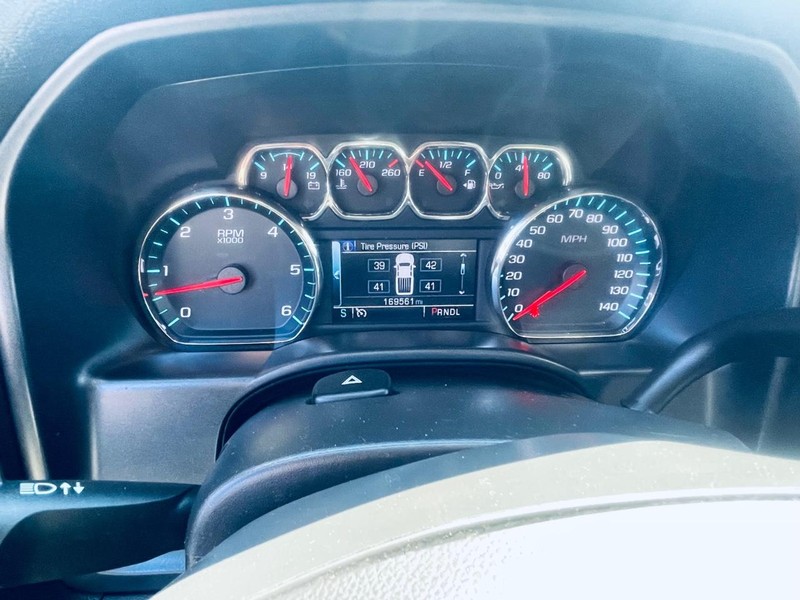 Chevrolet Silverado 1500 Vehicle Full-screen Gallery Image 35