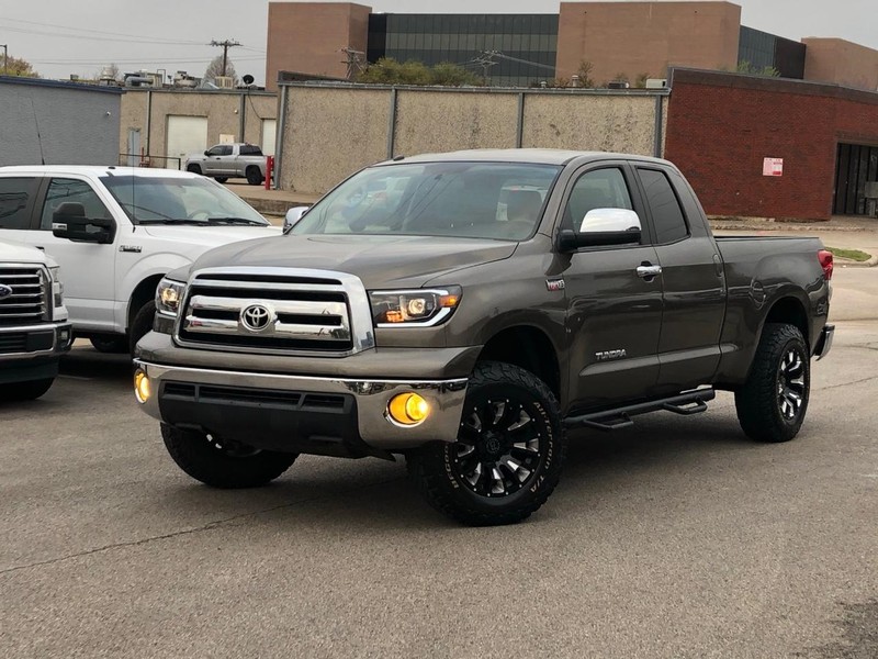 Toyota Tundra 4WD Truck Vehicle Full-screen Gallery Image 2