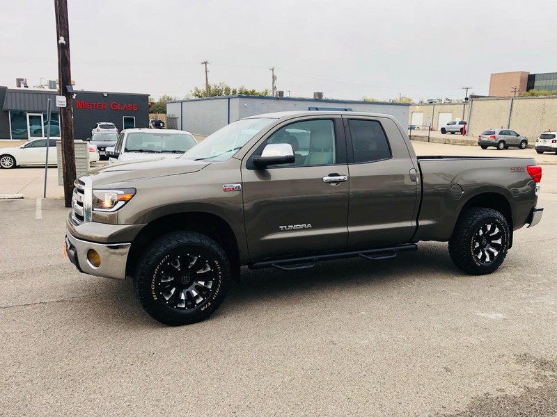 Toyota Tundra 4WD Truck Vehicle Full-screen Gallery Image 8