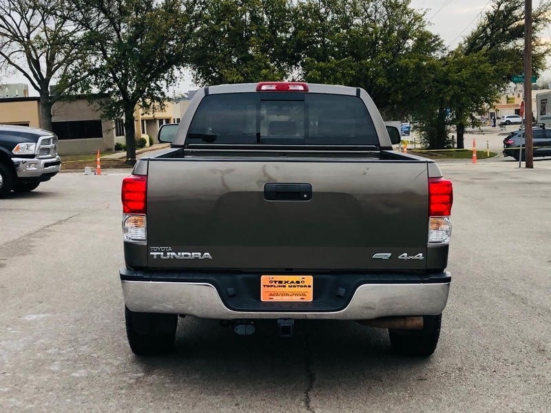 Toyota Tundra 4WD Truck Vehicle Full-screen Gallery Image 12