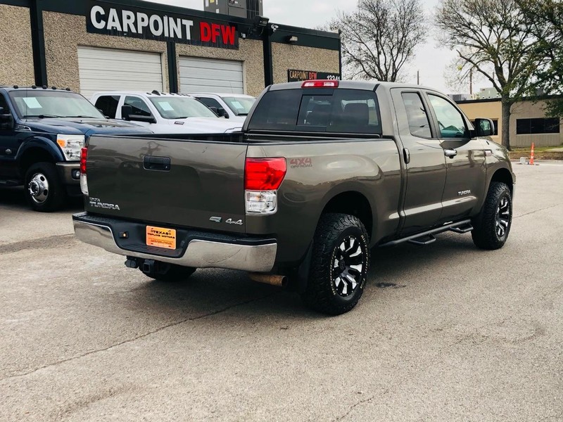 Toyota Tundra 4WD Truck Vehicle Full-screen Gallery Image 13