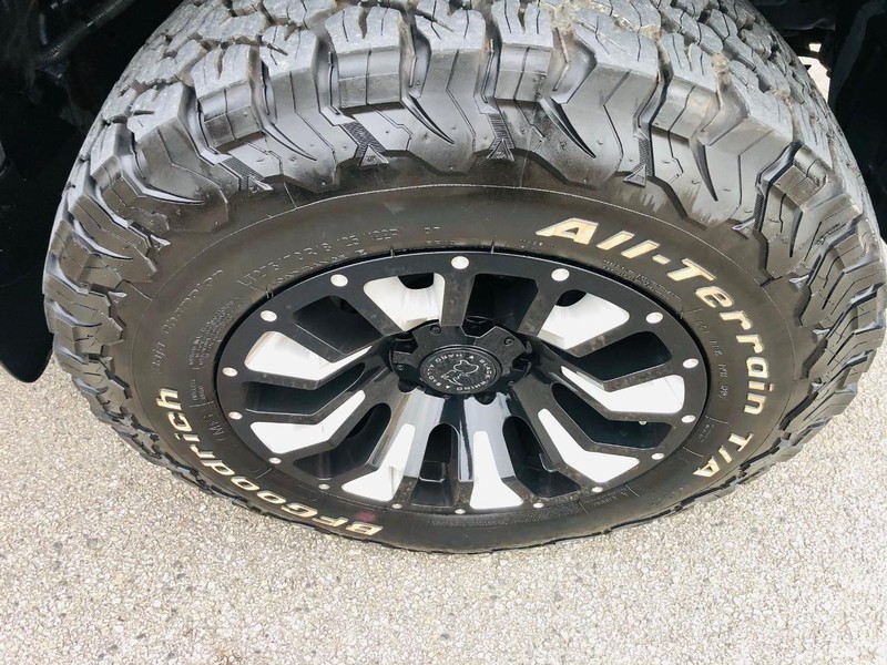 Toyota Tundra 4WD Truck Vehicle Full-screen Gallery Image 18