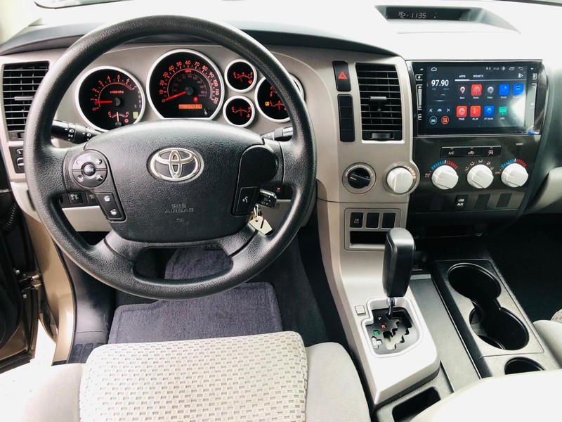 Toyota Tundra 4WD Truck Vehicle Full-screen Gallery Image 24