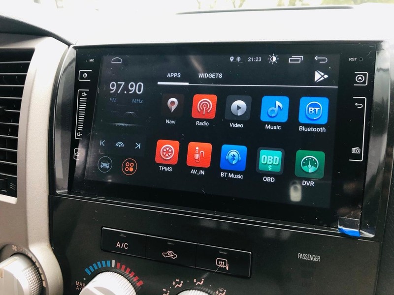 Toyota Tundra 4WD Truck Vehicle Full-screen Gallery Image 28