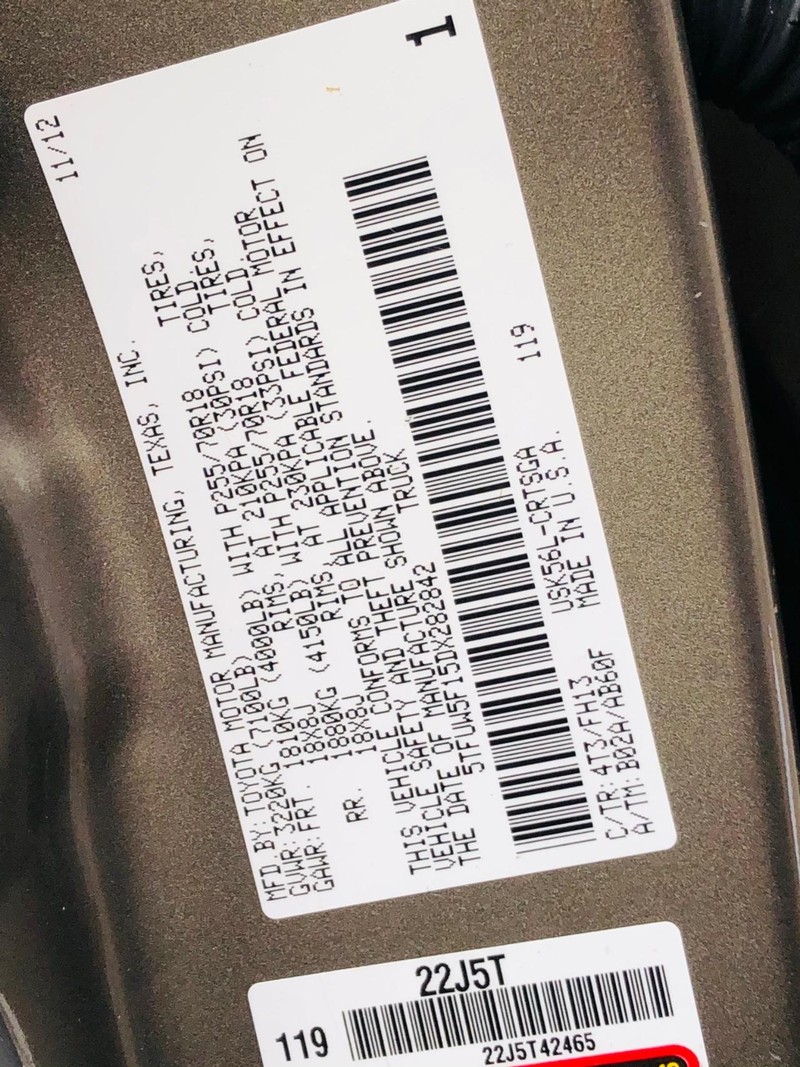 Toyota Tundra 4WD Truck Vehicle Full-screen Gallery Image 36