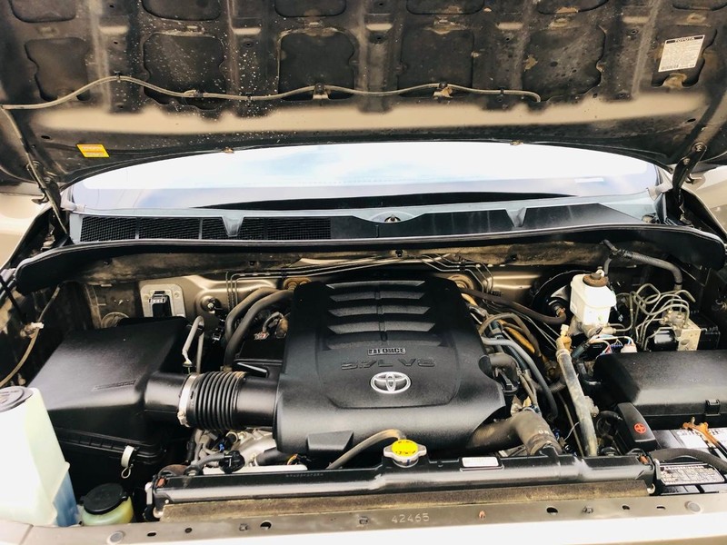 Toyota Tundra 4WD Truck Vehicle Full-screen Gallery Image 38