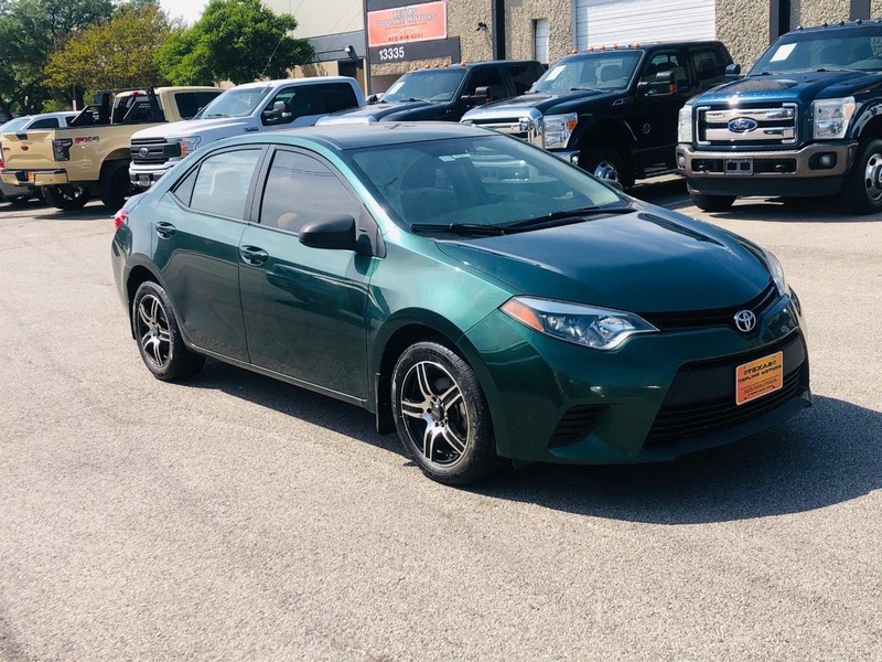 Toyota Corolla Vehicle Full-screen Gallery Image 02