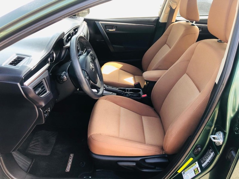 Toyota Corolla Vehicle Full-screen Gallery Image 14