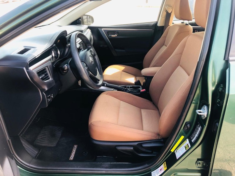 Toyota Corolla Vehicle Full-screen Gallery Image 15