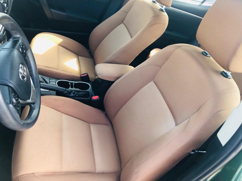 Toyota Corolla Vehicle Full-screen Gallery Image 22