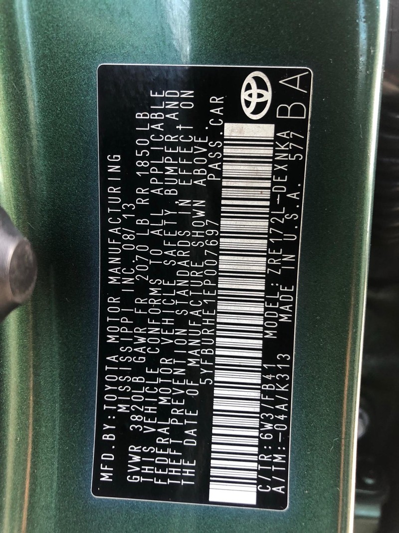 Toyota Corolla Vehicle Full-screen Gallery Image 29