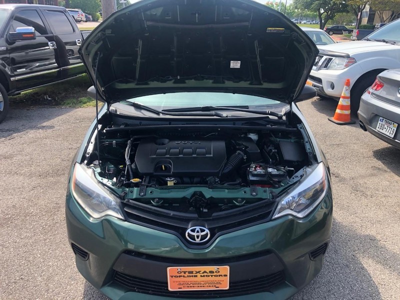 Toyota Corolla Vehicle Full-screen Gallery Image 30