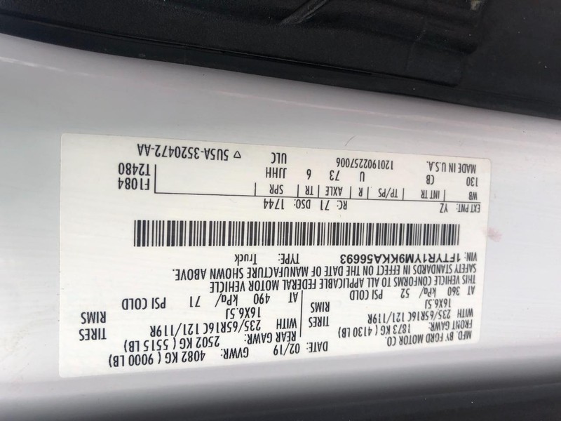 Ford Transit Van Vehicle Full-screen Gallery Image 20