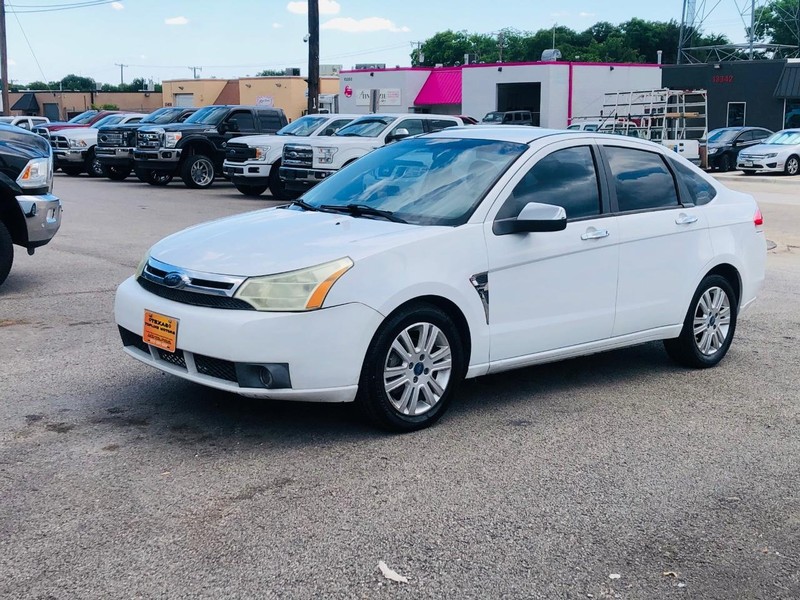 Ford Focus Vehicle Full-screen Gallery Image 3