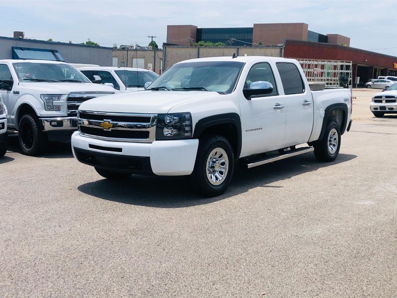 Chevrolet Silverado 1500 Vehicle Full-screen Gallery Image 2