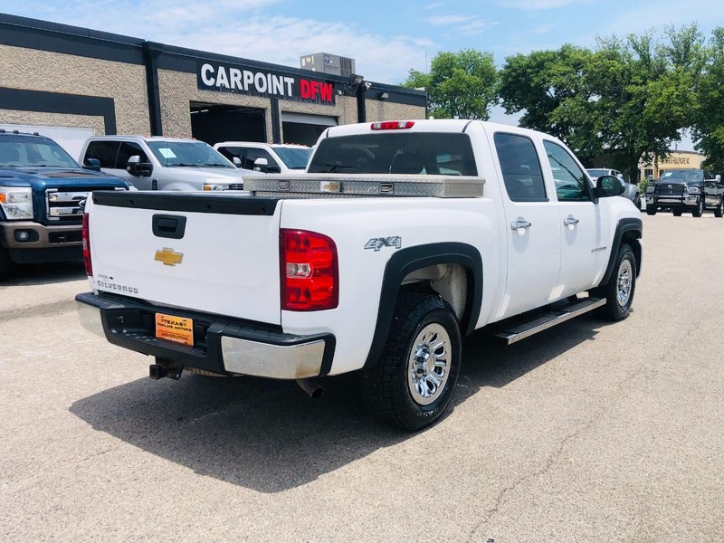 Chevrolet Silverado 1500 Vehicle Full-screen Gallery Image 3
