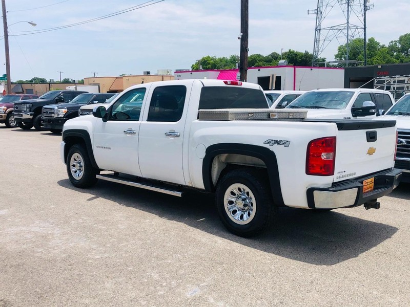Chevrolet Silverado 1500 Vehicle Full-screen Gallery Image 6
