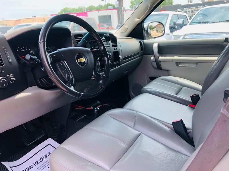 Chevrolet Silverado 1500 Vehicle Full-screen Gallery Image 10