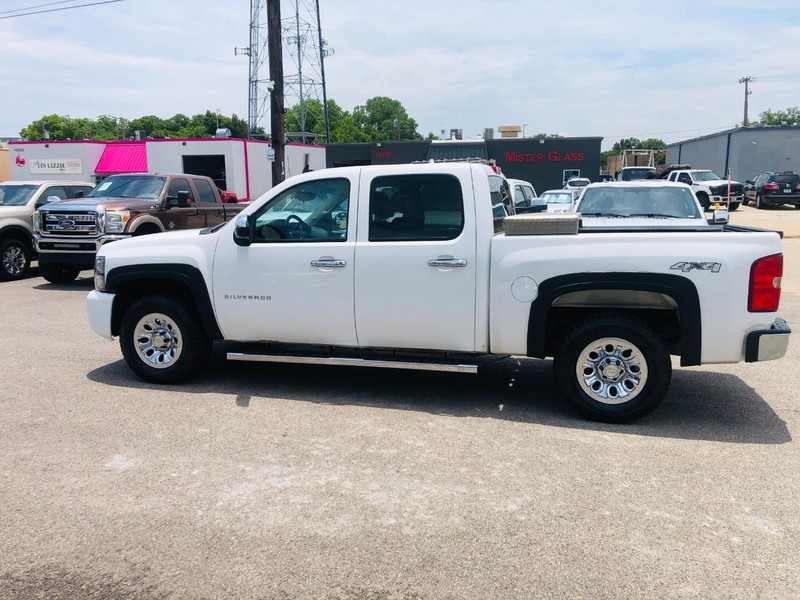 Chevrolet Silverado 1500 Vehicle Full-screen Gallery Image 12