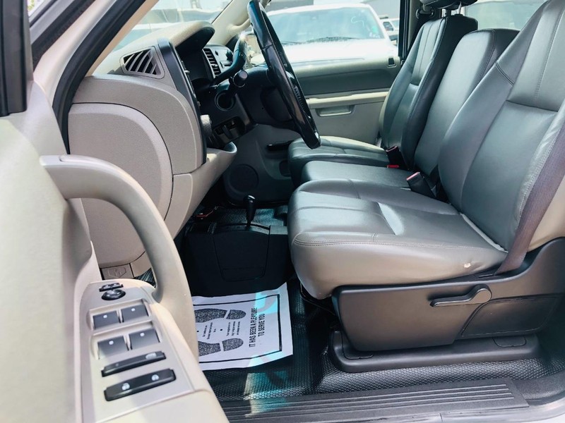 Chevrolet Silverado 1500 Vehicle Full-screen Gallery Image 15