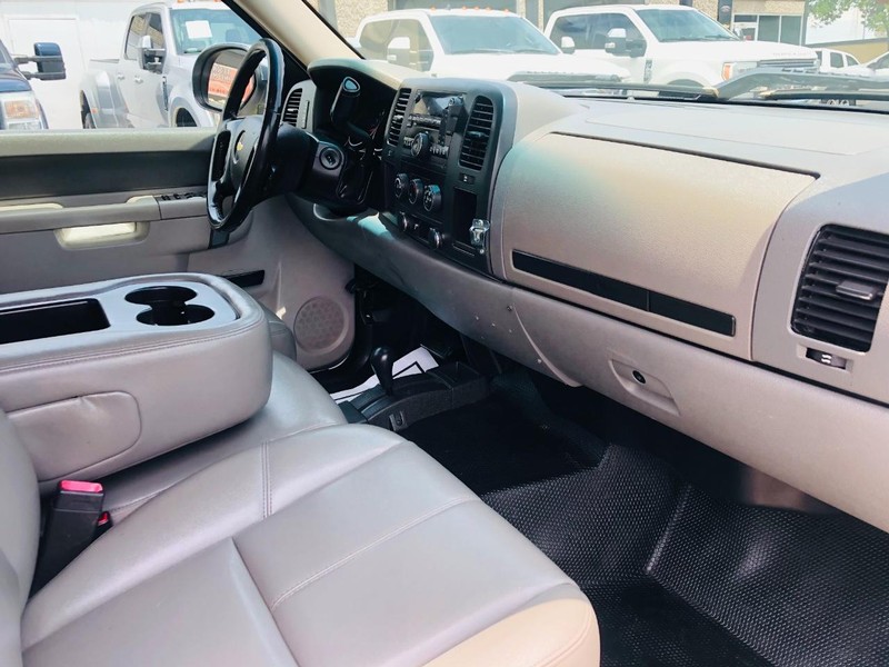 Chevrolet Silverado 1500 Vehicle Full-screen Gallery Image 23