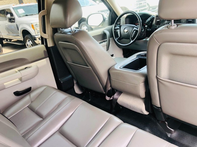 Chevrolet Silverado 1500 Vehicle Full-screen Gallery Image 24