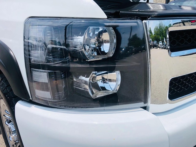 Chevrolet Silverado 1500 Vehicle Full-screen Gallery Image 28