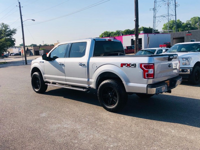 Ford F-150 Vehicle Full-screen Gallery Image 04