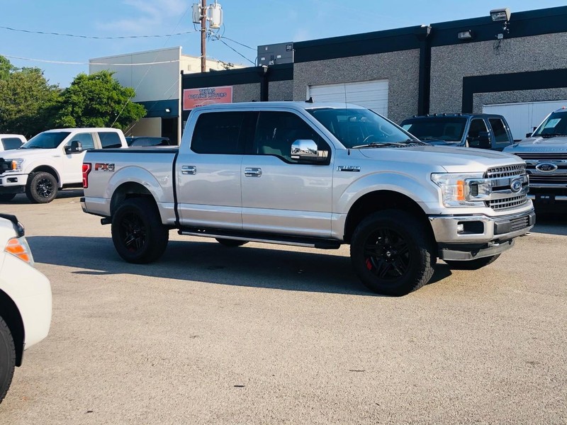 Ford F-150 Vehicle Full-screen Gallery Image 12