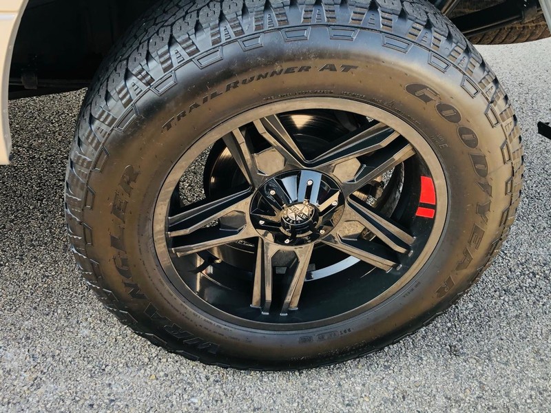 Ford F-150 Vehicle Full-screen Gallery Image 16