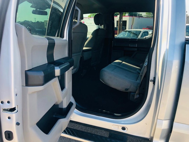 Ford F-150 Vehicle Full-screen Gallery Image 18