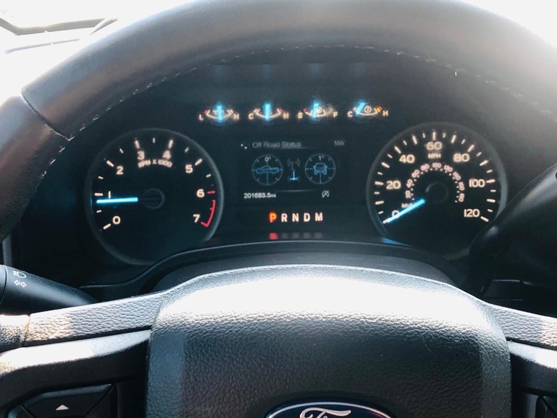 Ford F-150 Vehicle Full-screen Gallery Image 23