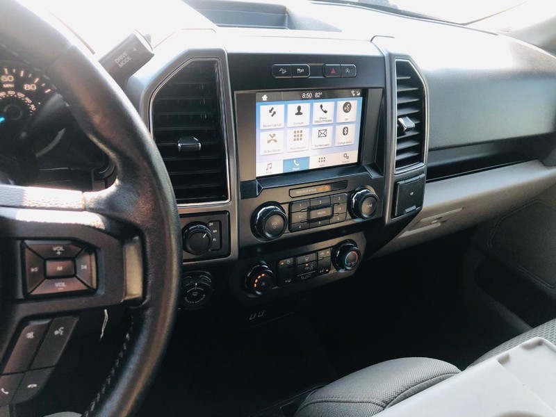 Ford F-150 Vehicle Full-screen Gallery Image 24