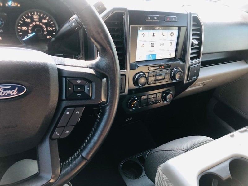 Ford F-150 Vehicle Full-screen Gallery Image 26