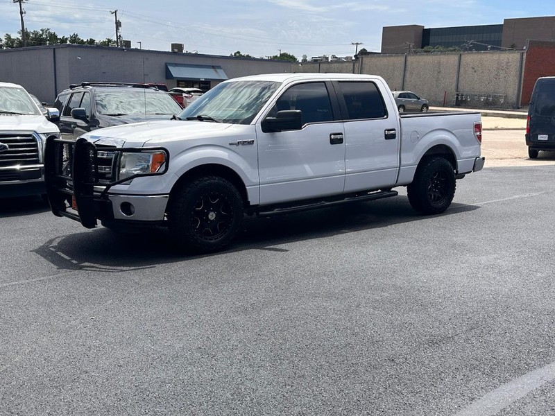 Ford F-150 Vehicle Full-screen Gallery Image 12