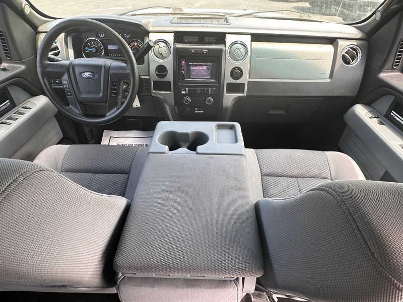 Ford F-150 Vehicle Full-screen Gallery Image 19