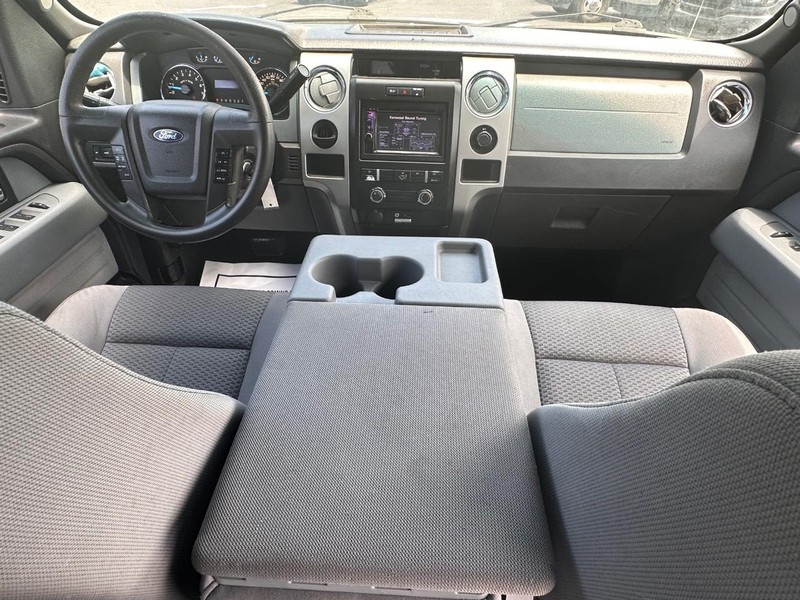 Ford F-150 Vehicle Full-screen Gallery Image 20