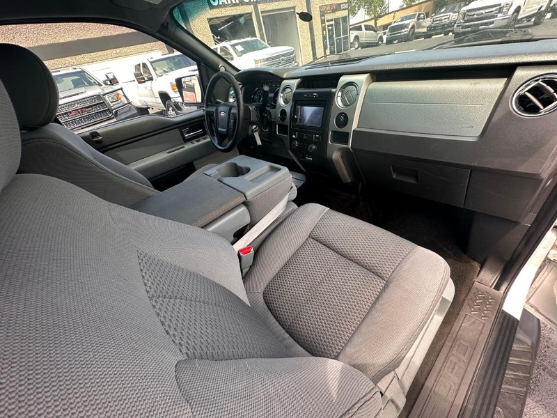 Ford F-150 Vehicle Full-screen Gallery Image 21