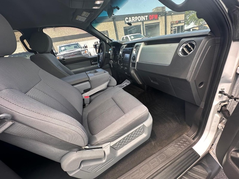 Ford F-150 Vehicle Full-screen Gallery Image 22