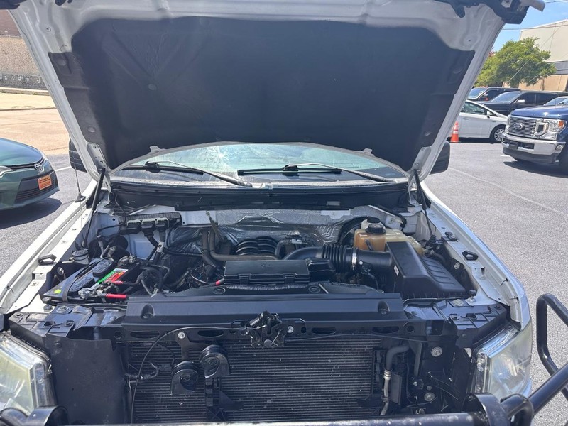 Ford F-150 Vehicle Full-screen Gallery Image 24