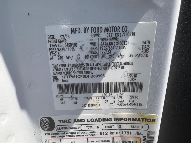 Ford F-150 Vehicle Full-screen Gallery Image 25