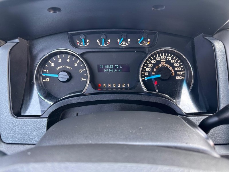 Ford F-150 Vehicle Full-screen Gallery Image 26