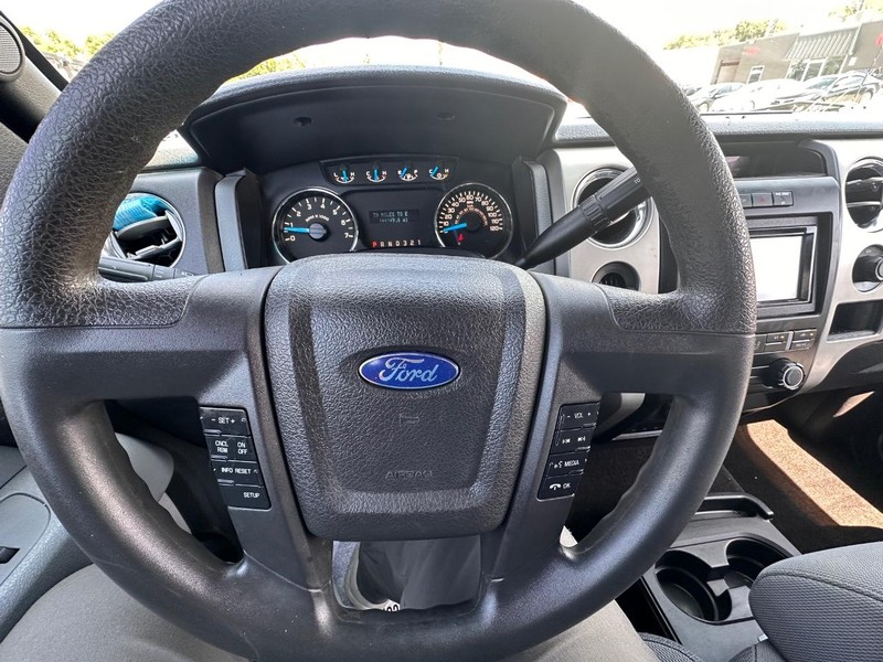 Ford F-150 Vehicle Full-screen Gallery Image 27