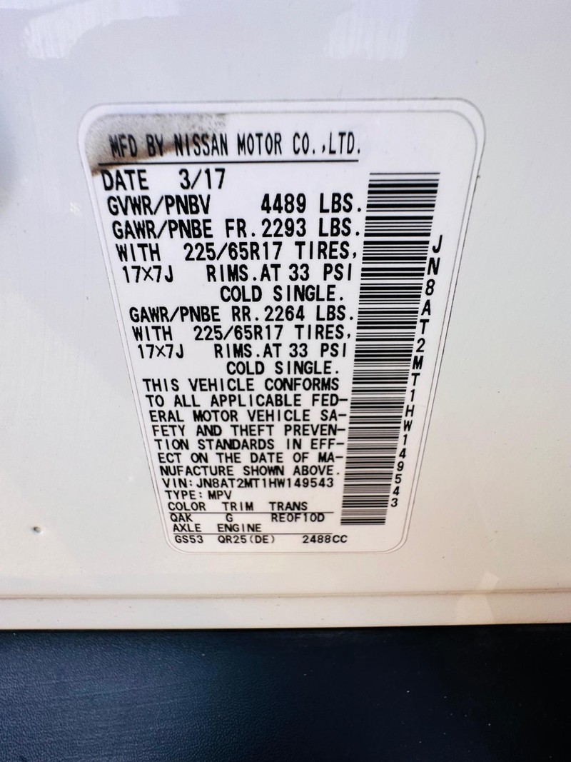 Nissan Rogue Vehicle Full-screen Gallery Image 34